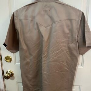Men’s Short Sleeve Wrangler Shirt Size large.  Tan Color